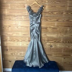 Cache Metallic Silver Prom Dress